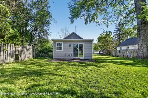 Exterior - 320 E Hodge Ave, Lansing, MI 48910 photo 3 of 3