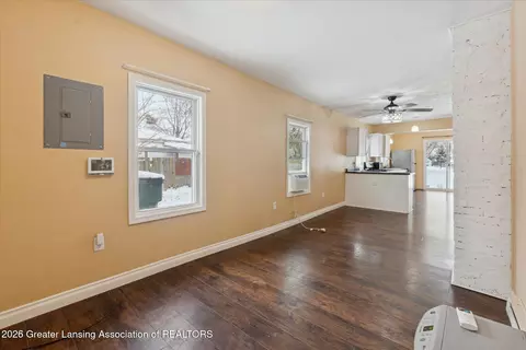 Living - 320 E Hodge Ave, Lansing, MI 48910 photo 2 of 3