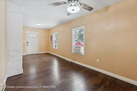 Living - 320 E Hodge Ave, Lansing, MI 48910 photo 3 of 3