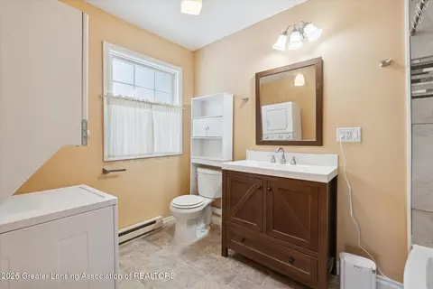 Bath - 320 E Hodge Ave, Lansing, MI 48910 photo 1 of 2