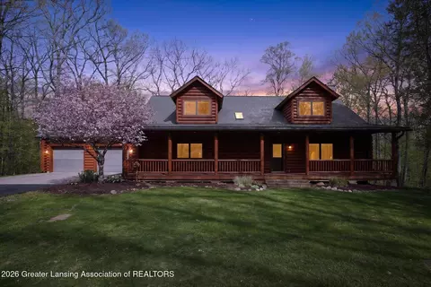 10117 Hawthorne Ln, Byron, MI 48418