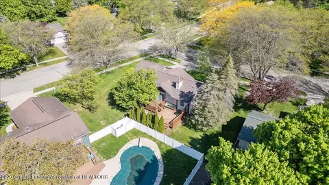 View/Area - 611 Dartmouth Dr, Dewitt, MI 48820 photo 2 of 5