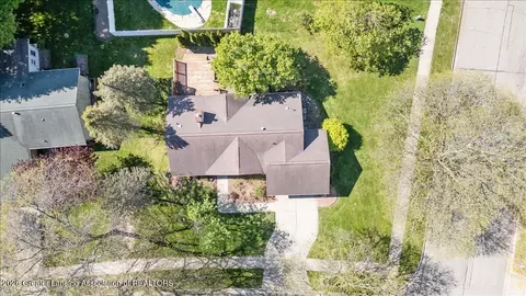 View/Area - 611 Dartmouth Dr, Dewitt, MI 48820 photo 4 of 5