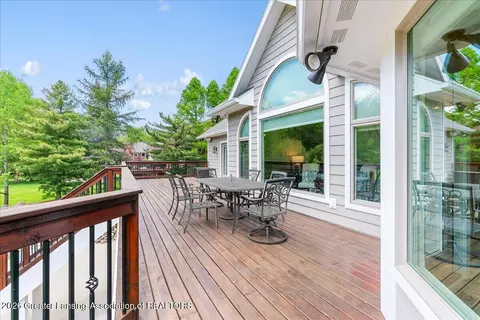 Exterior - 410 W Spring Meadows Ln, Dewitt, MI 48820 photo 14 of 17