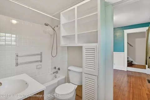 Bath - 702 E Cavanaugh Rd, Lansing, MI 48910 photo 2 of 2