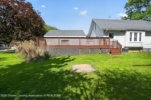 Exterior - 702 E Cavanaugh Rd, Lansing, MI 48910 photo 8 of 9
