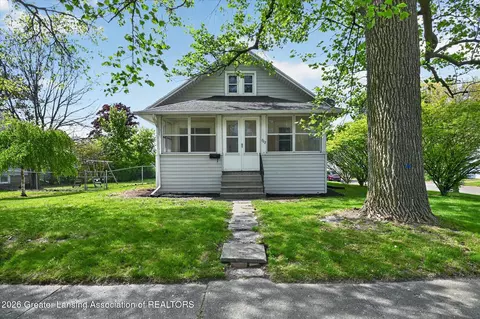 702 E Cavanaugh Rd, Lansing, MI 48910
