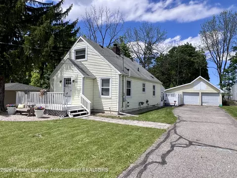 306 W Madison St, Dewitt, MI 48820