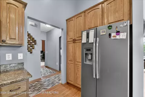 Entry Way - 5553 Wild Iris, Haslett, MI 48840 photo 4 of 5