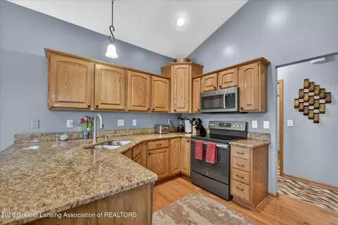 Kitchen - 5553 Wild Iris, Haslett, MI 48840 photo 1 of 5