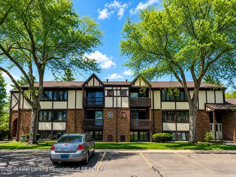 6165 Innkeepers Ct #86, East Lansing, MI 48823