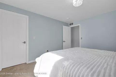 Bedroom - 1138 Matthaei Ct, Mason, MI 48854 photo 5 of 7