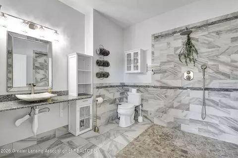 Bath - 1138 Matthaei Ct, Mason, MI 48854 photo 2 of 4