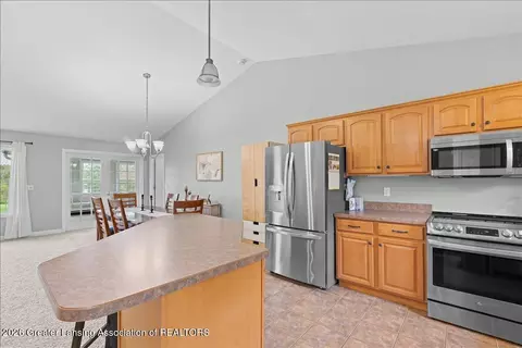 Kitchen - 4995 W Cutler Rd, Dewitt, MI 48820 photo 5 of 5