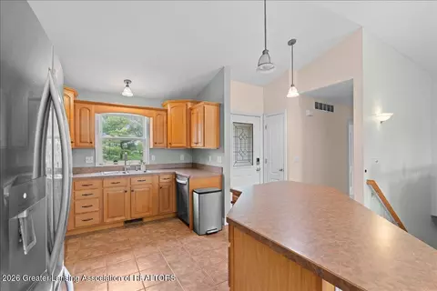 Kitchen - 4995 W Cutler Rd, Dewitt, MI 48820 photo 2 of 5