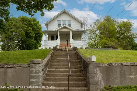 929 Dakin St, Lansing, MI 48912