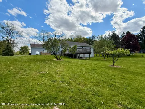 Exterior - 7920 Clark Rd, Grand Ledge, MI 48837 photo 7 of 10