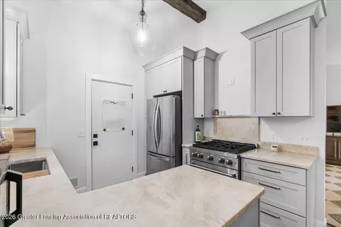 Kitchen - 12534 Houghton Dr, Dewitt, MI 48820 photo 1 of 4