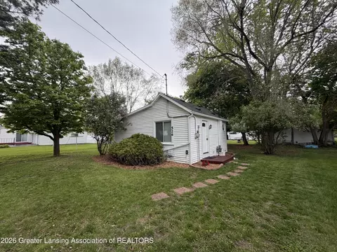 Exterior - 526 Clyde St, Owosso, MI 48867 photo 8 of 10