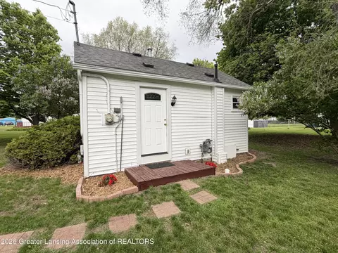 Exterior - 526 Clyde St, Owosso, MI 48867 photo 4 of 10
