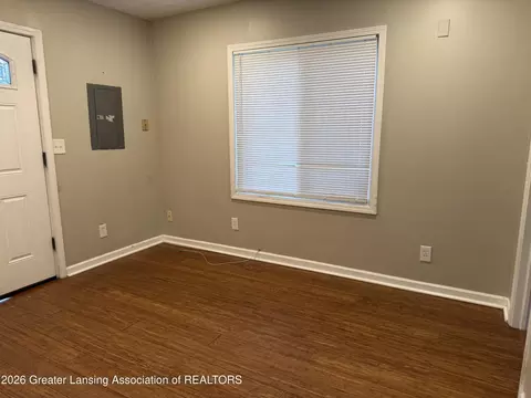Living - 526 Clyde St, Owosso, MI 48867 photo 1 of 1