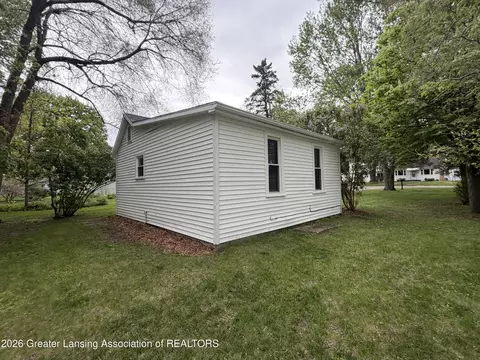 Exterior - 526 Clyde St, Owosso, MI 48867 photo 6 of 10