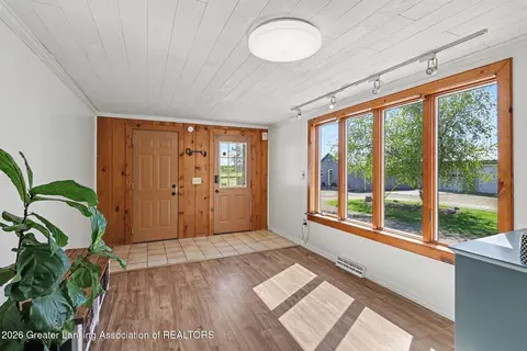 Entry Way - 2426 E Colony Rd, Saint Johns, MI 48879 photo 1 of 2