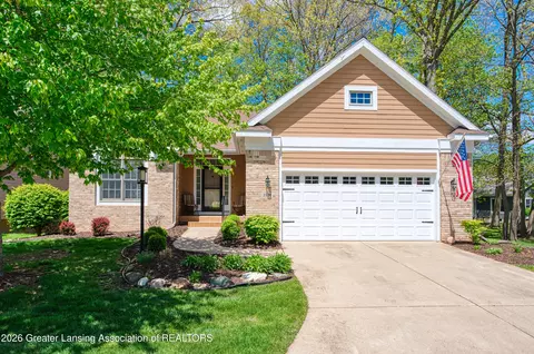 3536 Oakmont Dr, Lansing, MI 48911