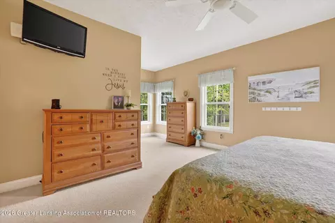 Bedroom - 1800 Wilderness Dr, Dewitt, MI 48820 photo 3 of 7