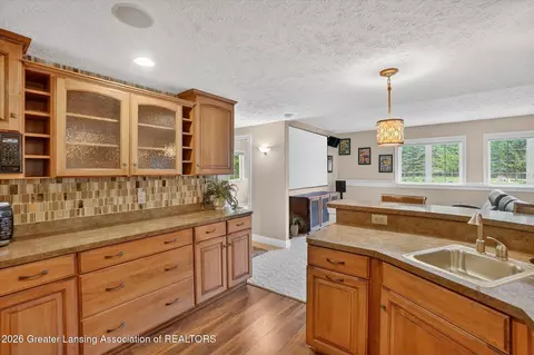 Kitchen - 1800 Wilderness Dr, Dewitt, MI 48820 photo 7 of 7