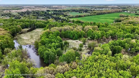 View/Area - 1800 Wilderness Dr, Dewitt, MI 48820 photo 6 of 10