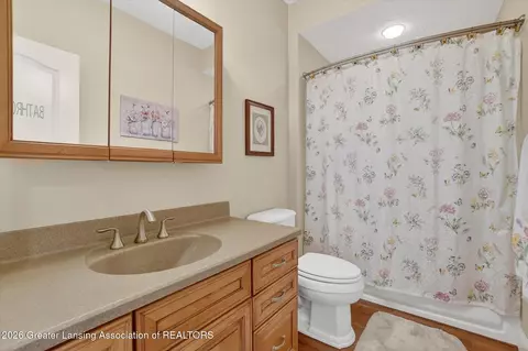 Bath - 1800 Wilderness Dr, Dewitt, MI 48820 photo 1 of 3