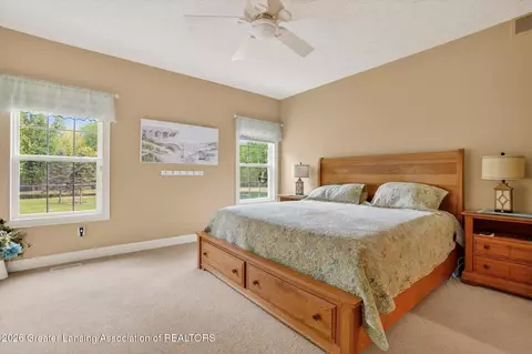 Bedroom - 1800 Wilderness Dr, Dewitt, MI 48820 photo 4 of 7