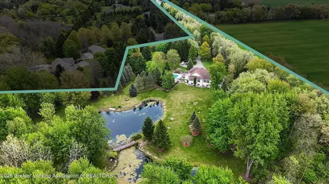 View/Area - 1800 Wilderness Dr, Dewitt, MI 48820 photo 9 of 10