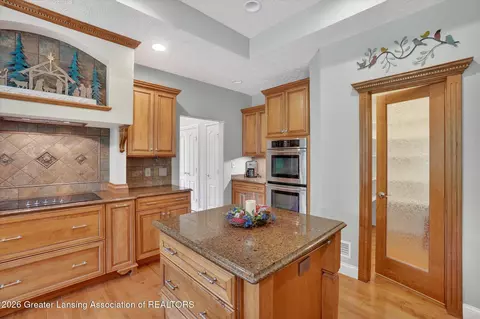 Kitchen - 1800 Wilderness Dr, Dewitt, MI 48820 photo 5 of 7