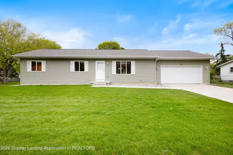 410 Julian Ave, Lansing, MI 48917