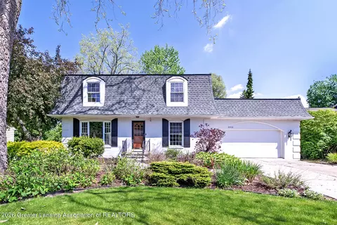 1012 Fox Hills Dr, East Lansing, MI 48823