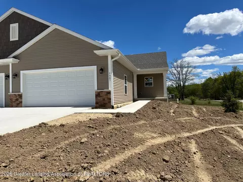 1487 Superior Dr #20, Saint Johns, MI 48879