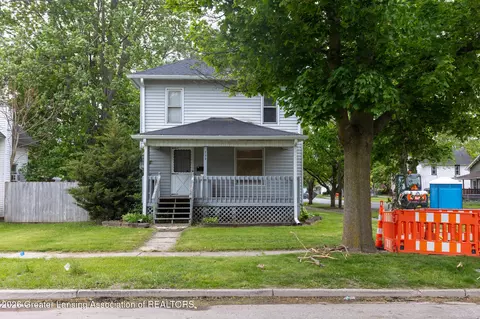 739 W Stewart St, Owosso, MI 48867