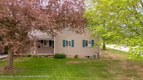 1628 Peppertree Ln #20, Lansing, MI 48912