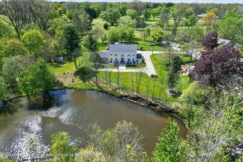125 W Riverside St, Williamston, MI 48895