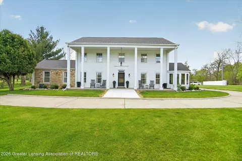 125 W Riverside St, Williamston, MI 48895