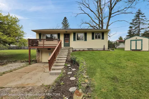 4910 Westhill Dr, Lansing, MI 48917