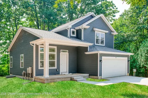 15317 Sherwood Ln, Lansing, MI 48906