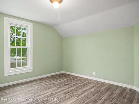 Bedroom - 755 Division St, Owosso, MI 48867 photo 5 of 6