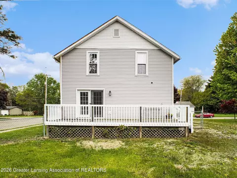 Exterior - 755 Division St, Owosso, MI 48867 photo 4 of 6