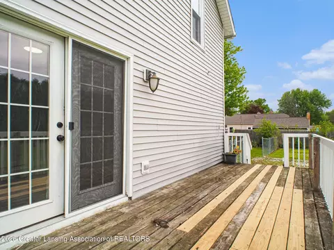Exterior - 755 Division St, Owosso, MI 48867 photo 3 of 6