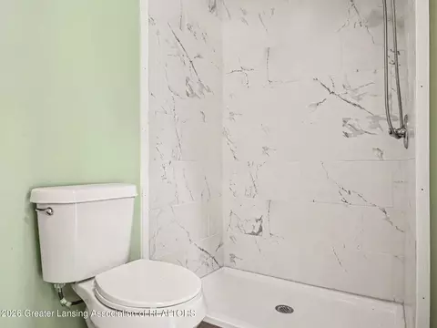 Bath - 755 Division St, Owosso, MI 48867 photo 1 of 1