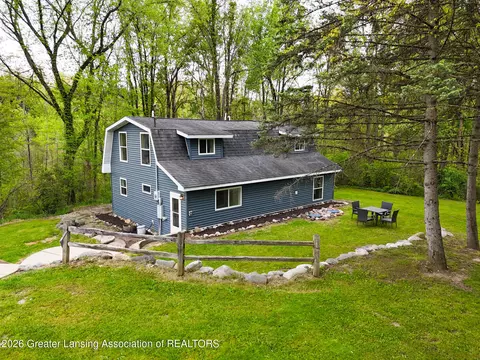 7067 Sherwood Hwy, Bellevue, MI 49021