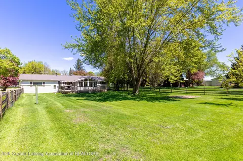 Exterior - 850 E Remus, Mount Pleasant, MI 48858 photo 9 of 15